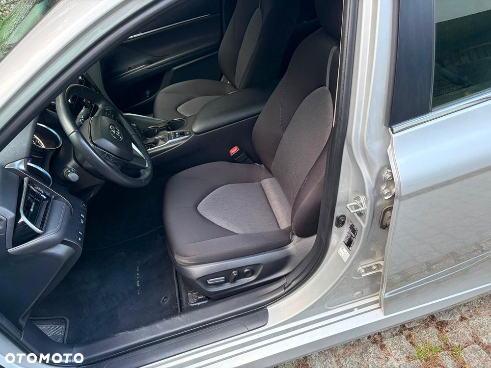 Toyota Camry 2.5 Hybrid Comfort CVT - 21