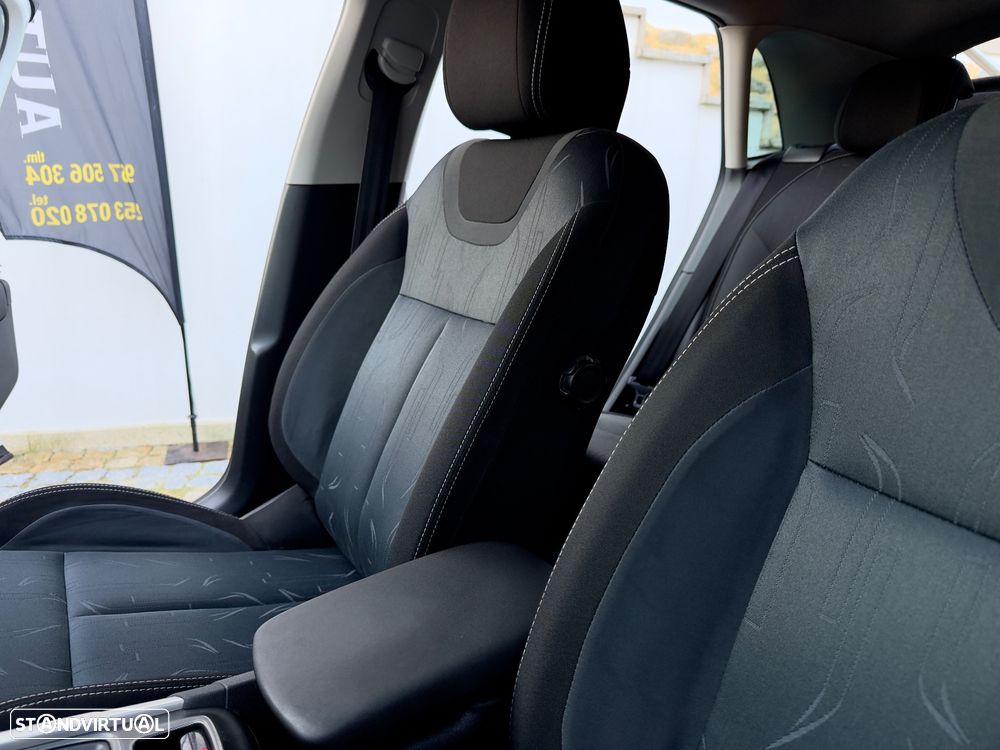 Citroën C4 e-HDi 110 EGS6 Stop/Start System Exclusive - 39