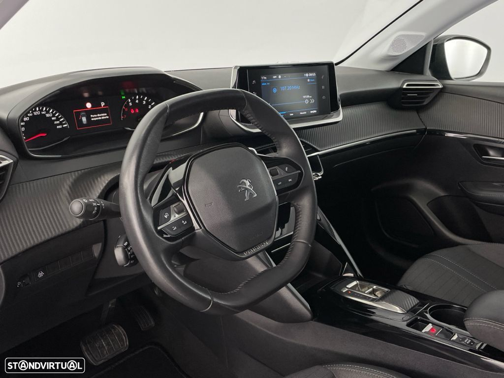 Peugeot 208 - 17