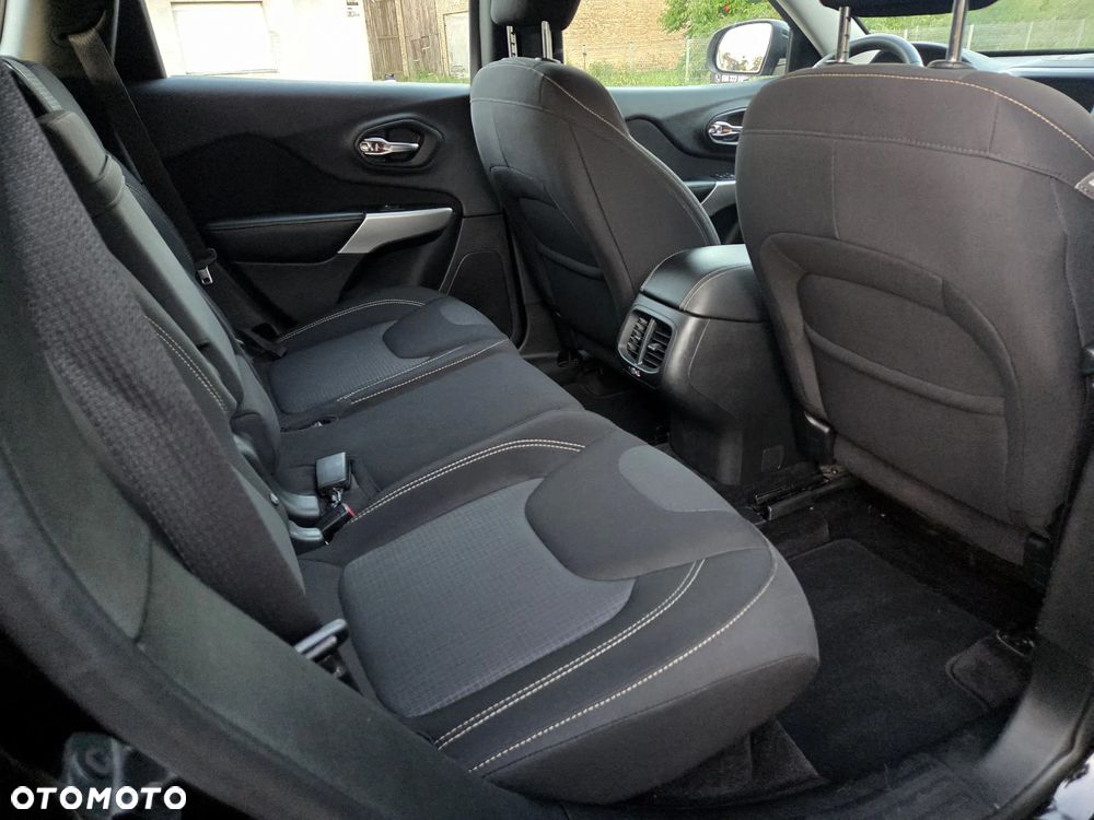 Jeep Cherokee 2.0 MJD 4x2 Longitude - 19
