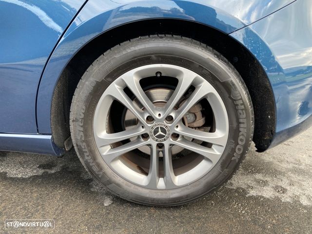 Mercedes-Benz A 180 d Style Plus - 11