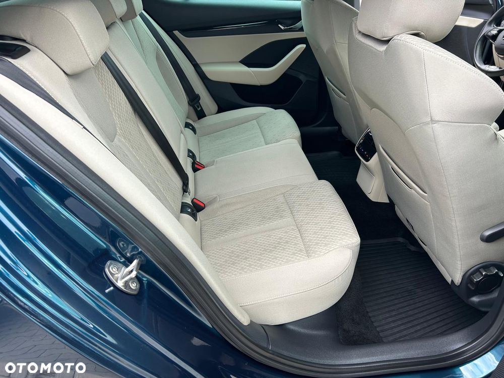 Skoda Octavia 2.0 TDI DSG Premium Edition - 22