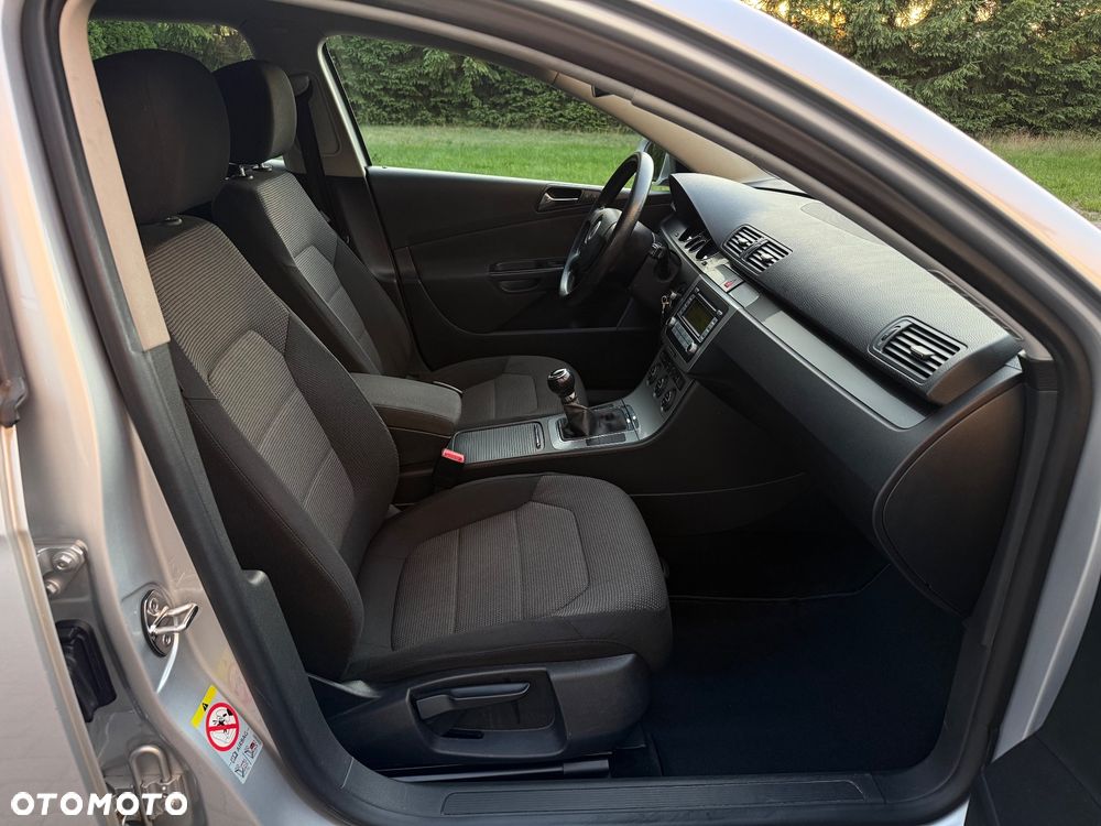 Volkswagen Passat 2.0 TDI Comfortline - 8