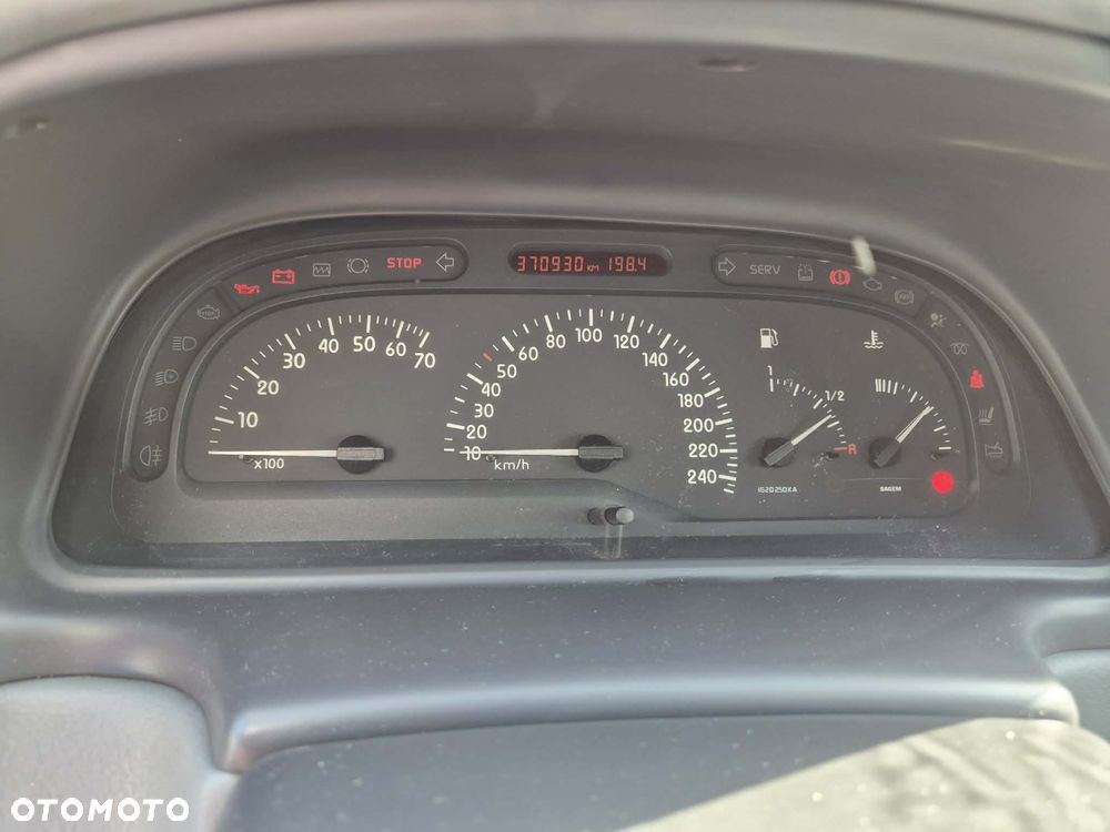 Renault Laguna 1.6 Concorde - 3
