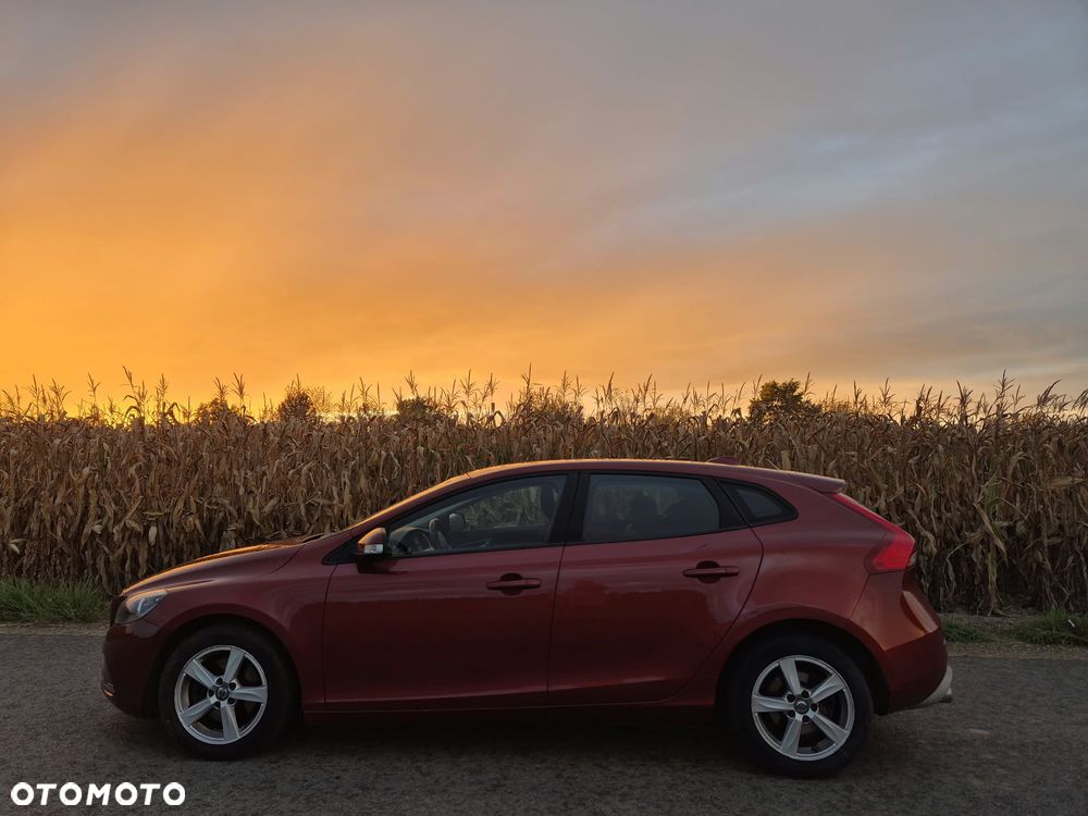 Volvo V40 2015 photo 2