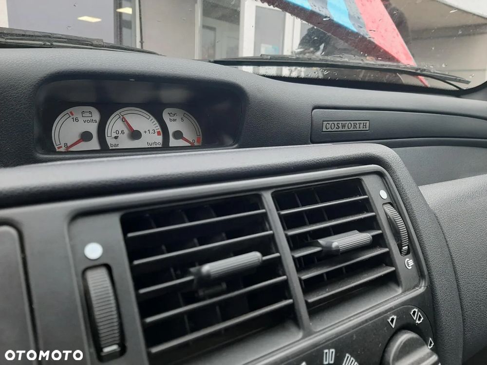 Ford Escort 2000 RS Cosworth - 11