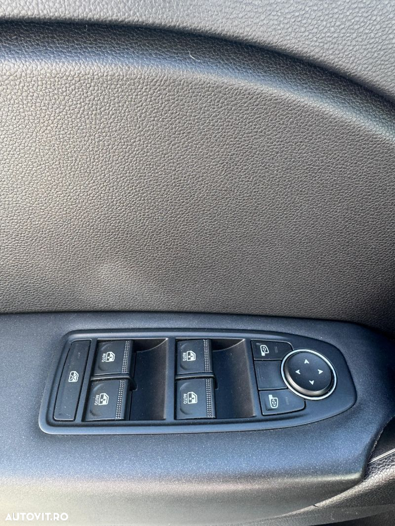 Renault Captur - 23