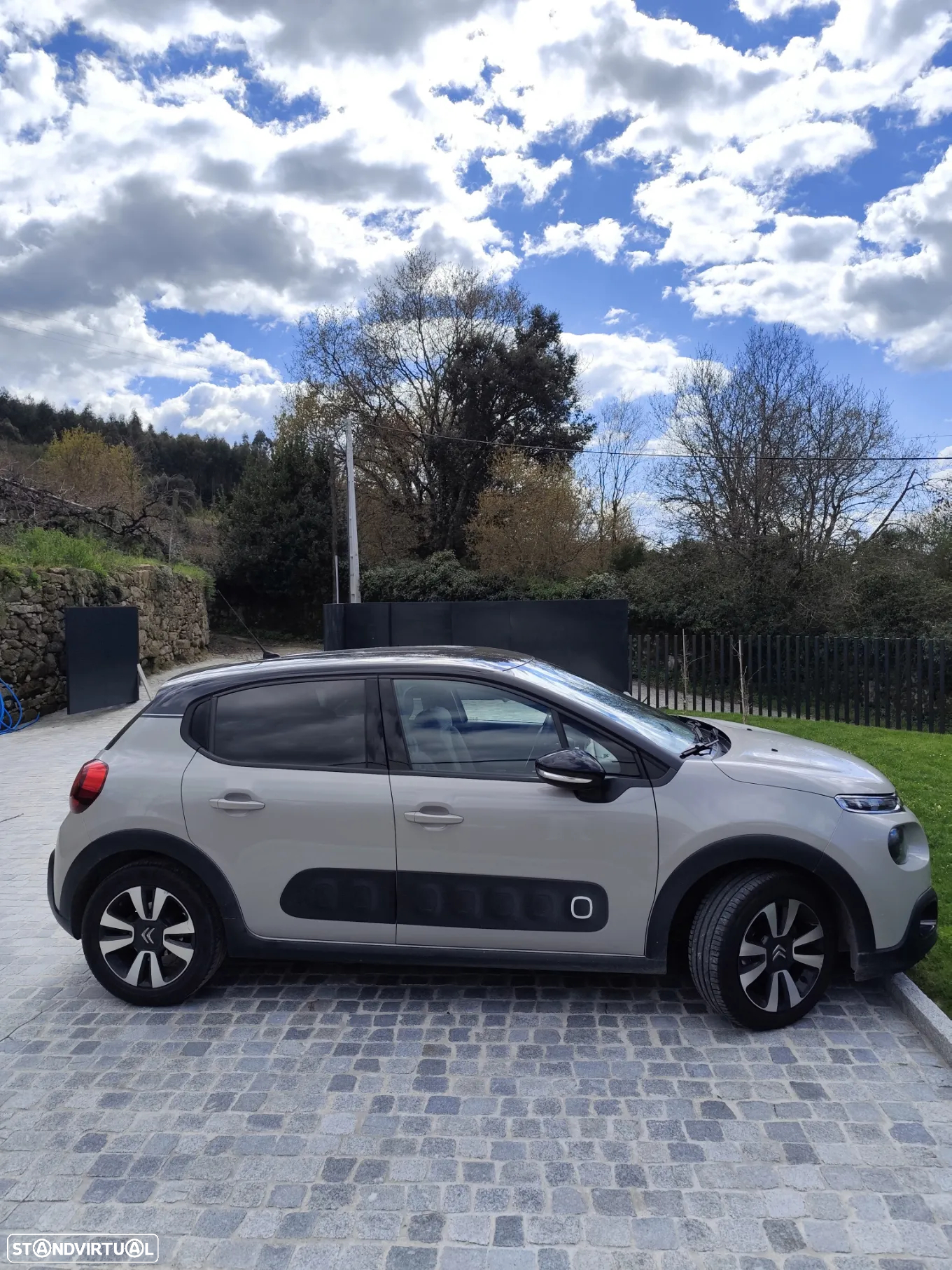 Citroën C3 1.2 PureTech Shine EAT6 - 2