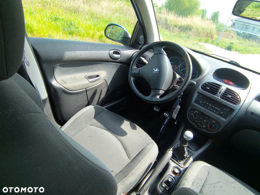 Peugeot 206 75 JBL - 10
