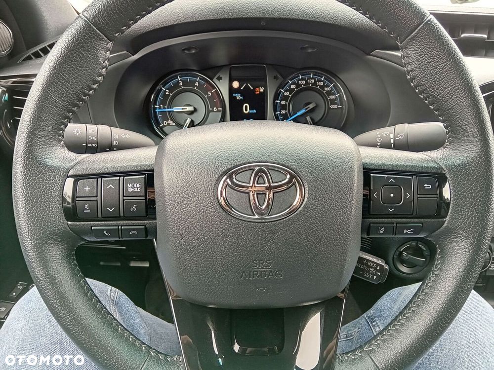 Toyota Hilux 2.8 D-4D mHEV Double Cab Invincible 4x4 - 19