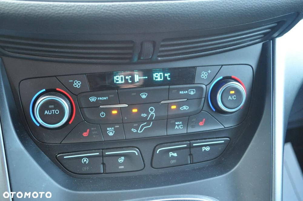 Ford Kuga 1.5 EcoBoost 2x4 Cool & Connect - 22