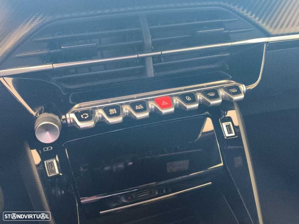 Peugeot 2008 1.2 PureTech Allure Pack EAT8 - 24