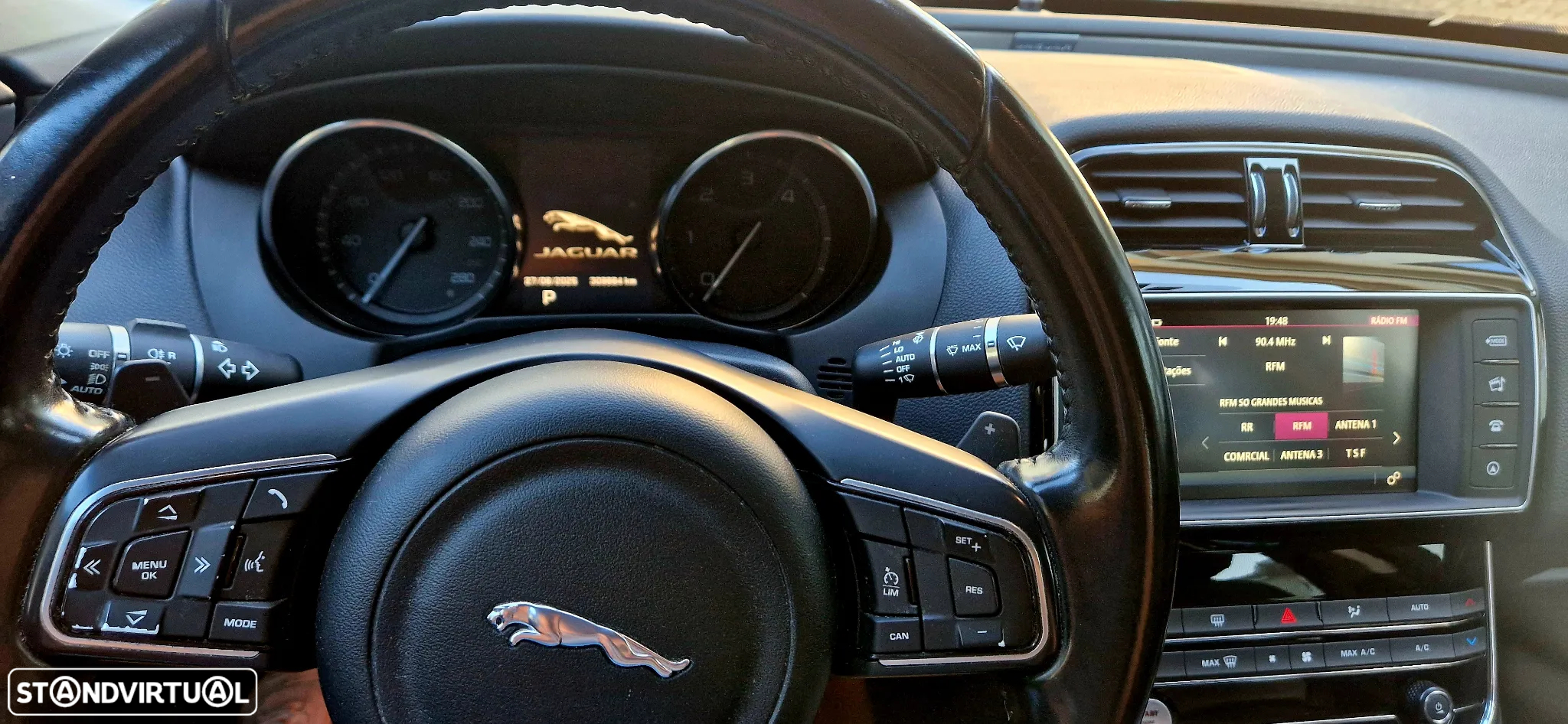 Jaguar XE 2.0 D Prestige Aut. - 10