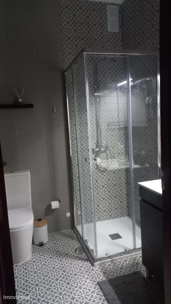 Quarto - localizado em Santo Ildefonso Porto - Grande imagem: 2/14
