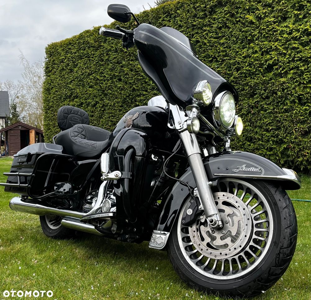 Harley-Davidson FLHTCU Ultra - 1