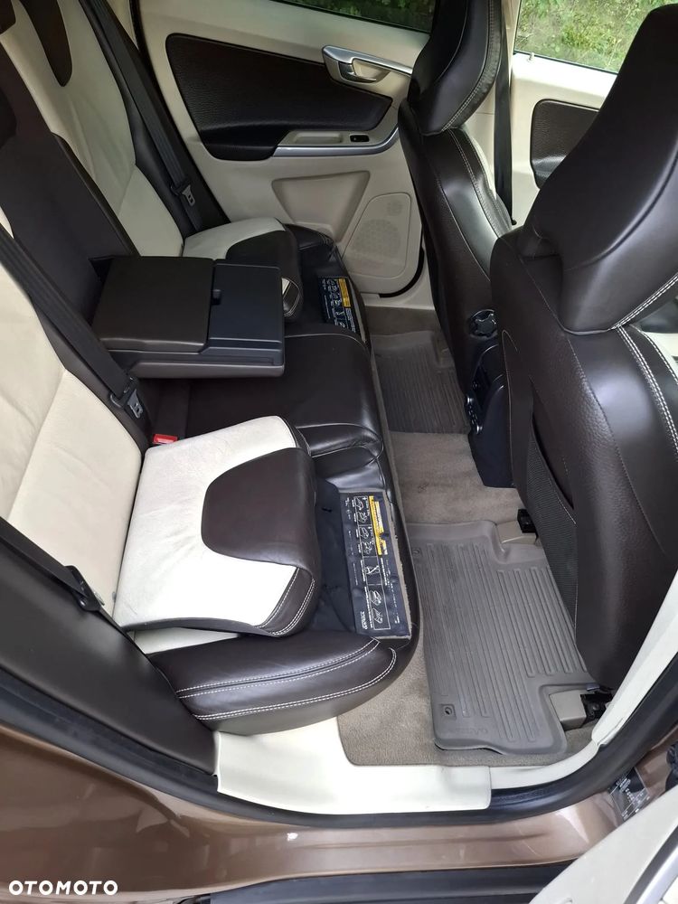 Volvo XC 60 T6 AWD RDesign - 13