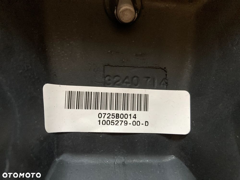 Kierownica skórzana Tesla Model S 1005279-00-D 0725B0014 - 3