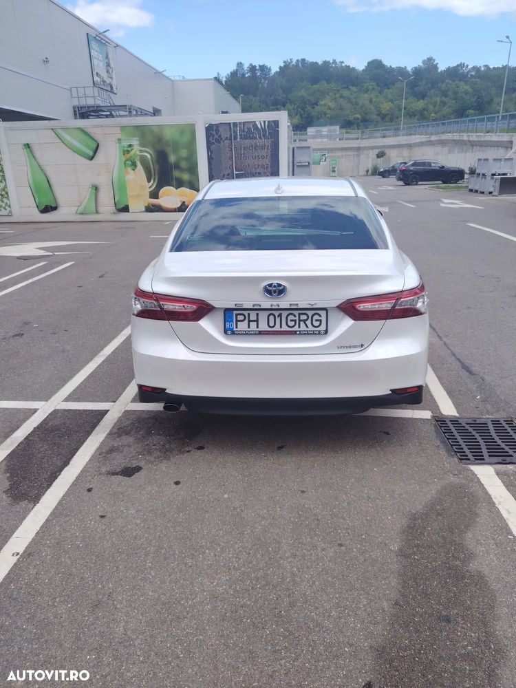 Toyota Camry - 2