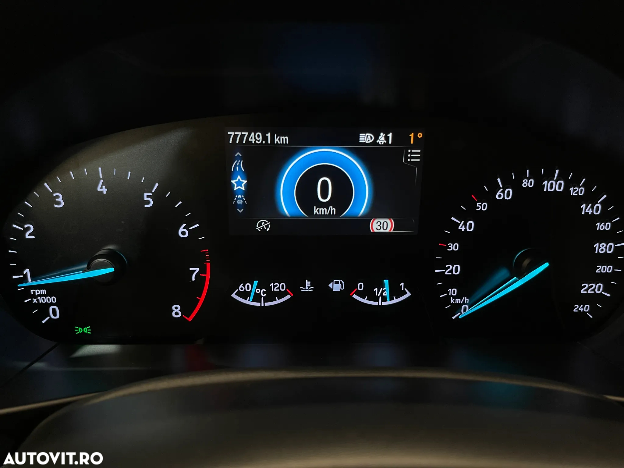 Ford Focus 1.0 EcoBoost Active - 34