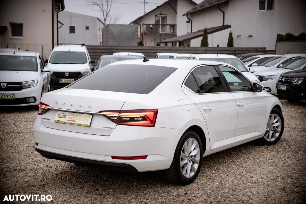 Skoda Superb 2.0 TDI DSG Style - 9