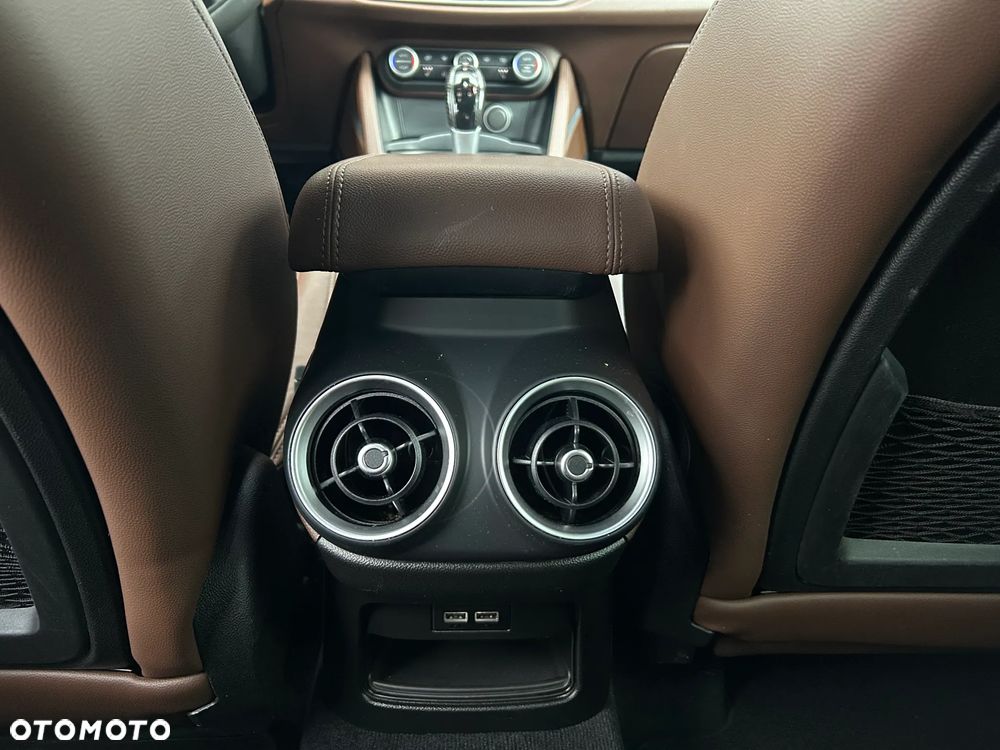 Alfa Romeo Stelvio 2.2 JTDM Super Q4 - 25