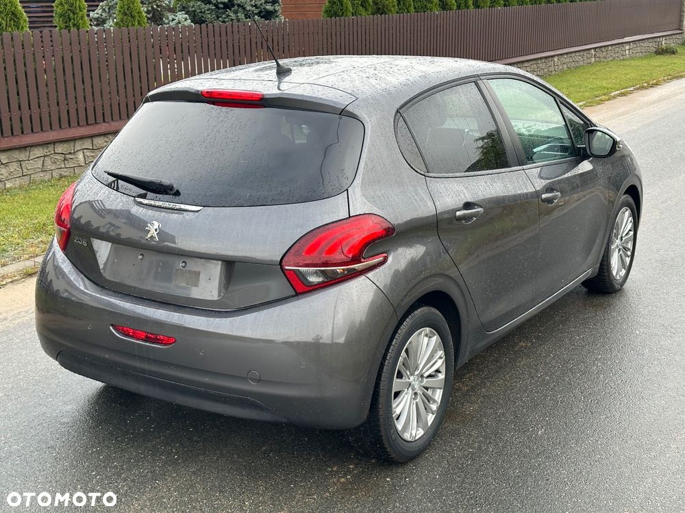 Peugeot 208 1.2 PureTech GPF Signature S&S - 4