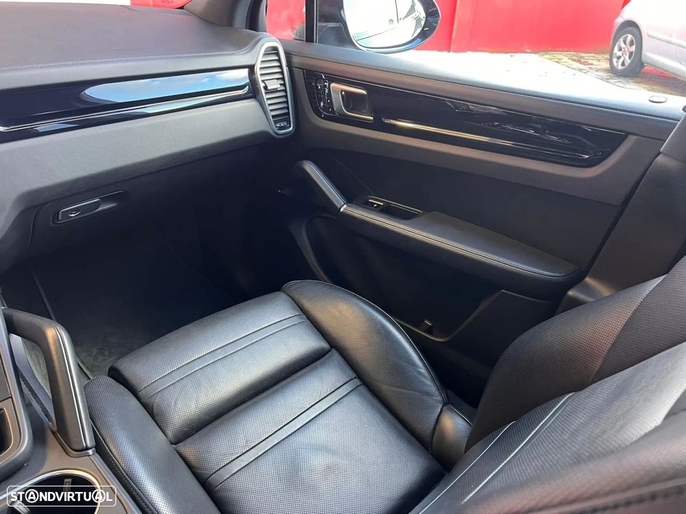 Porsche Cayenne E-Hybrid Tiptronic S - 16