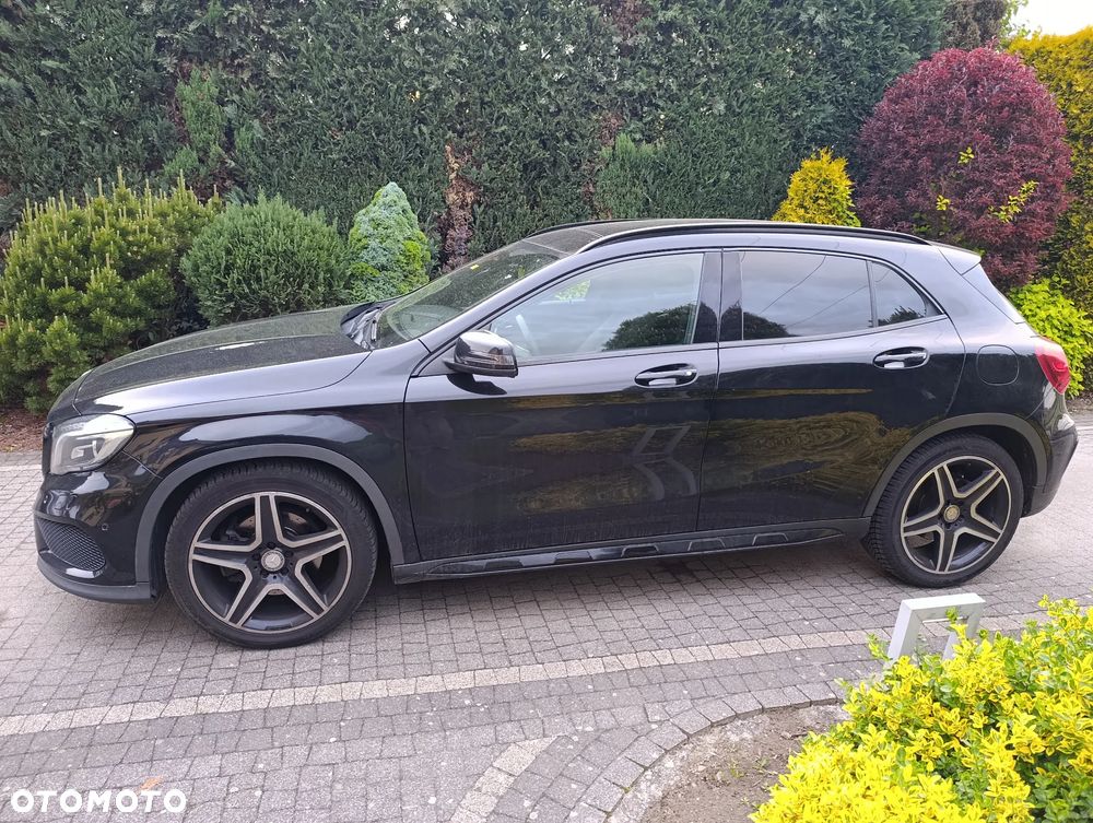 Mercedes-Benz GLA 250 AMG Line - 13