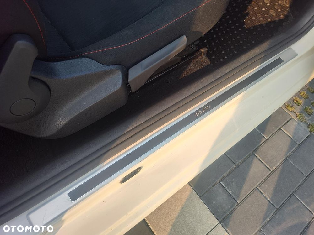 Volkswagen up! sound - 30