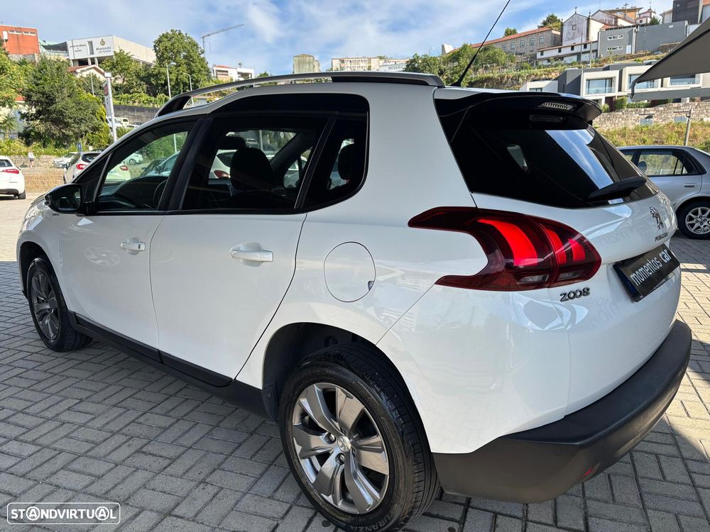 Peugeot 2008 1.2 PureTech Style - 5