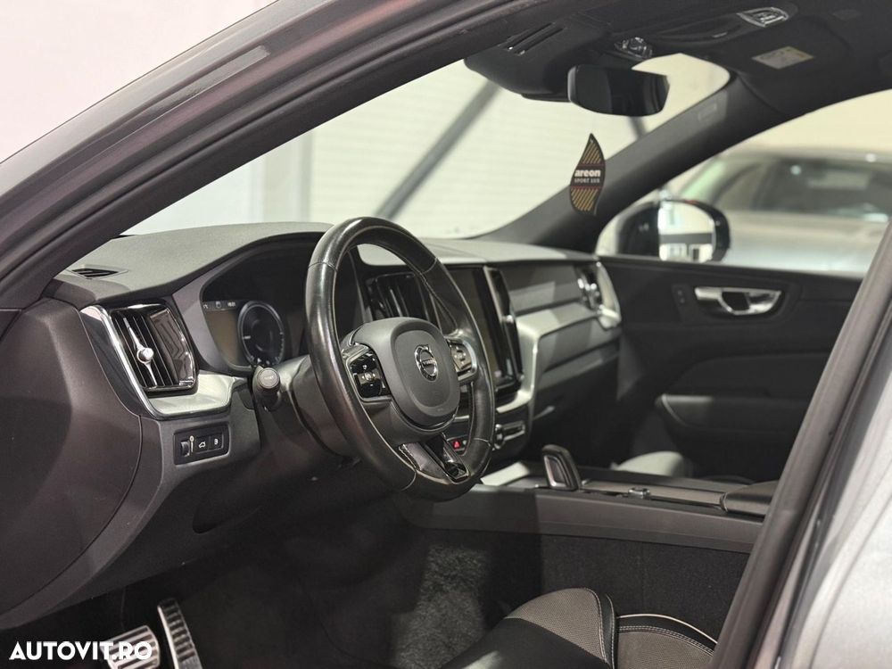 Volvo XC 60 T8 Twin Engine AWD Geartronic RDesign - 6