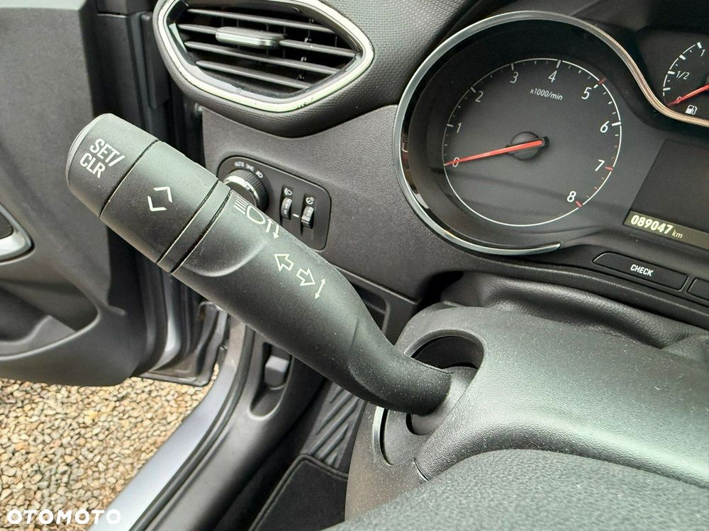 Opel Crossland X - 24