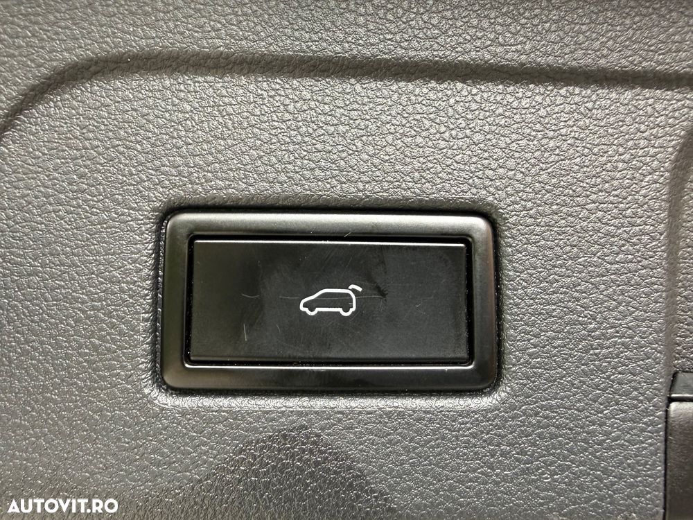 Volkswagen Touran 2.0 TDI DSG Highline - 13