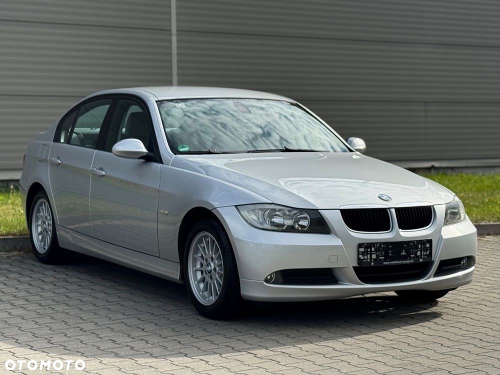 BMW Seria 3 318i - 12