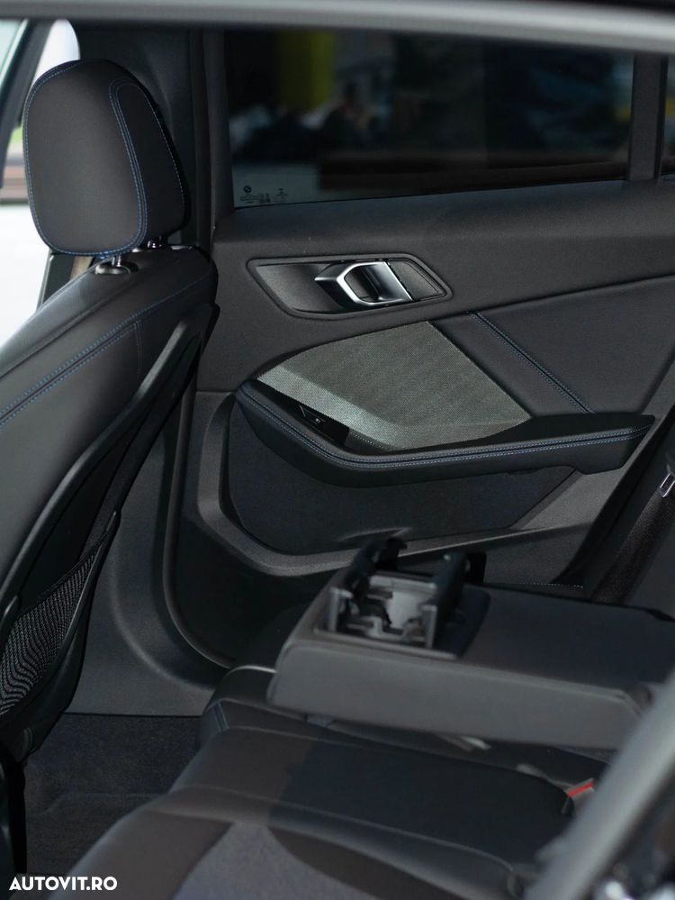 BMW M1 M135i xDrive - 17
