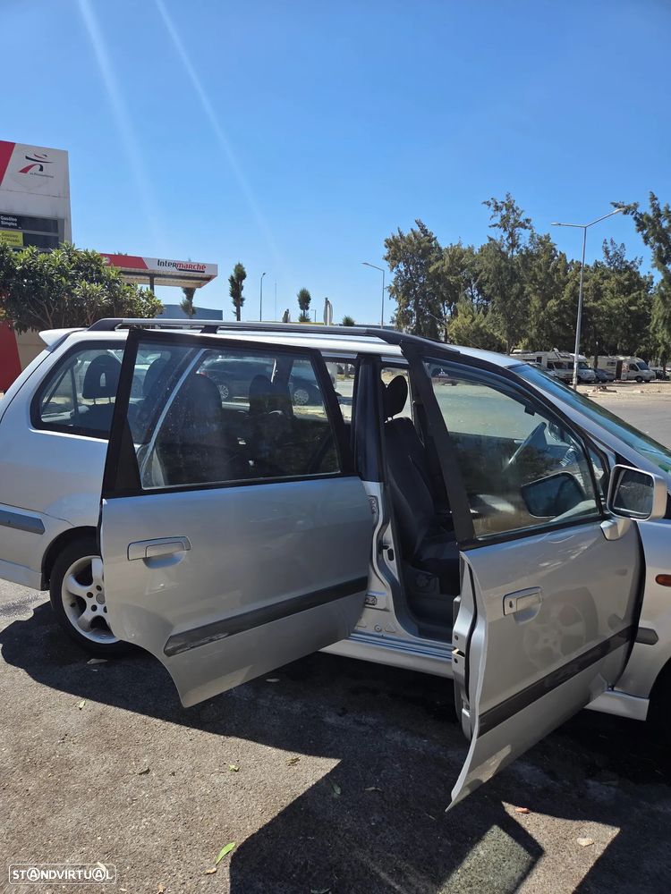 Mitsubishi Space Runner - 2