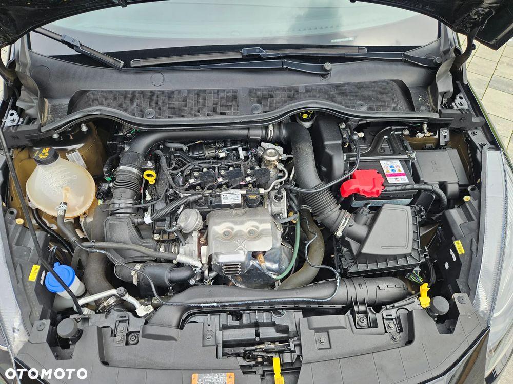 Ford Fiesta 1.0 EcoBoost S&S ST-LINE - 28