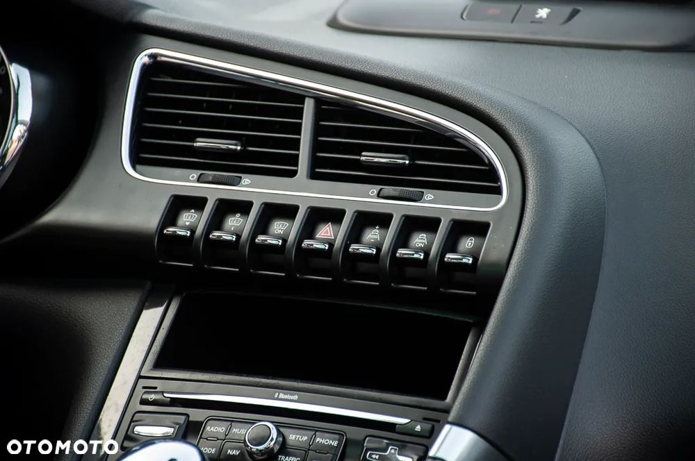 Peugeot 3008 HDi 160 Automatik Business-Line - 23