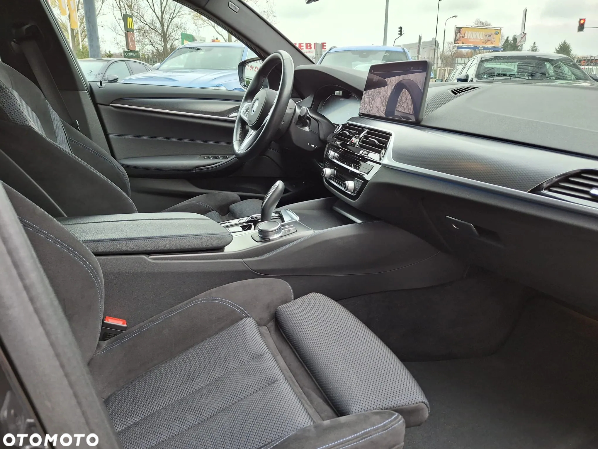 BMW Seria 5 530e xDrive M Sport sport - 16