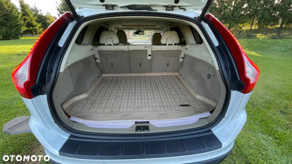 Volvo XC 60 3.2 AWD Momentum - 10