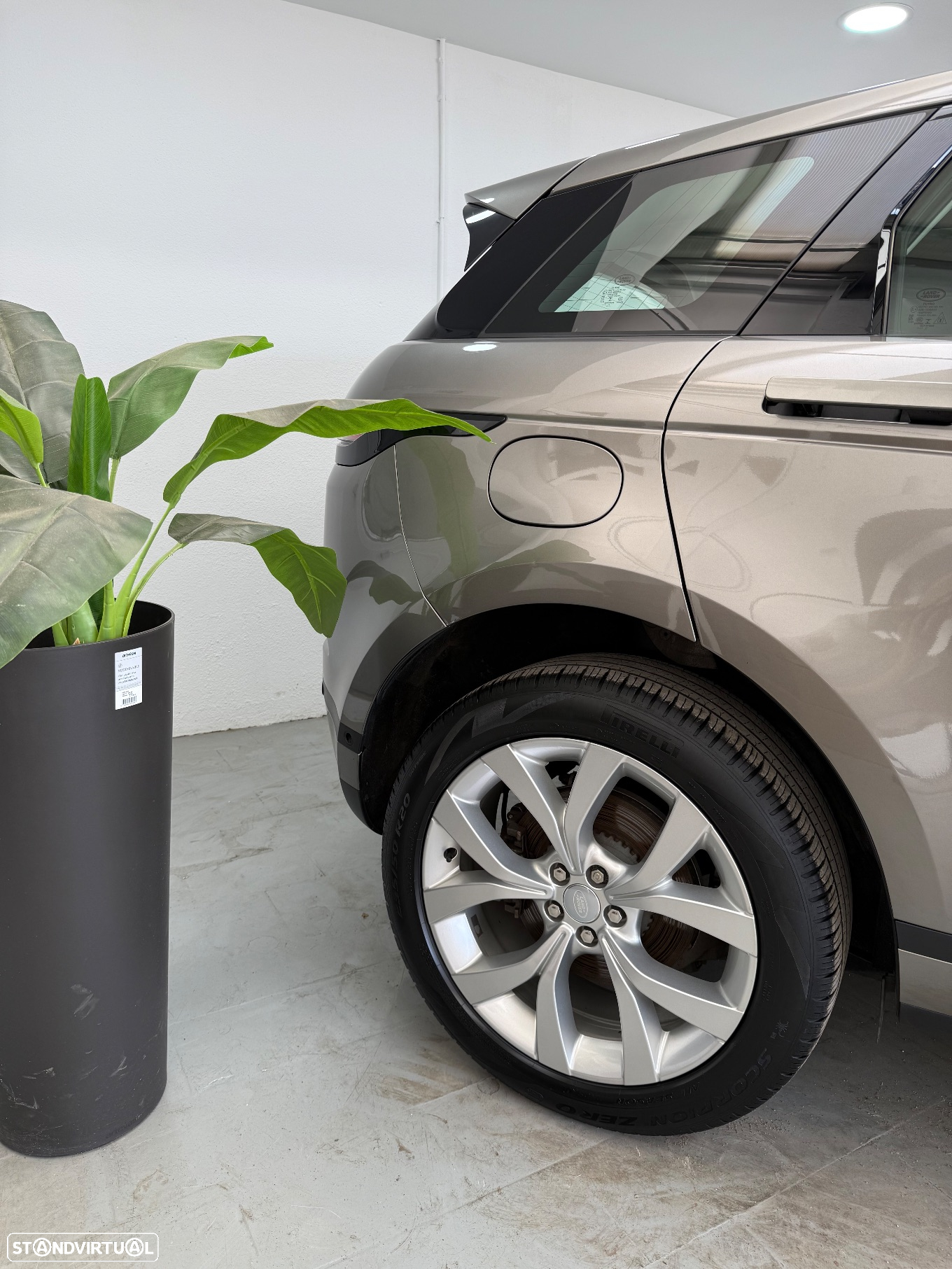 Land Rover Range Rover Evoque 1.5 P300e AWD HSE Auto - 31