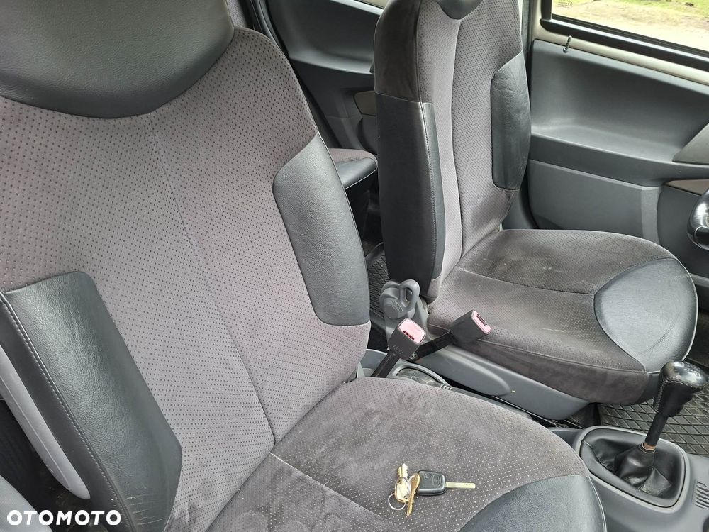 Toyota Aygo Standard - 13