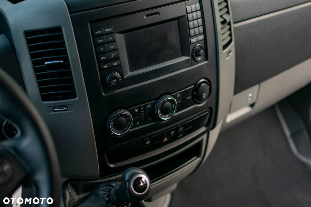 Mercedes-Benz Sprinter 319 - 26