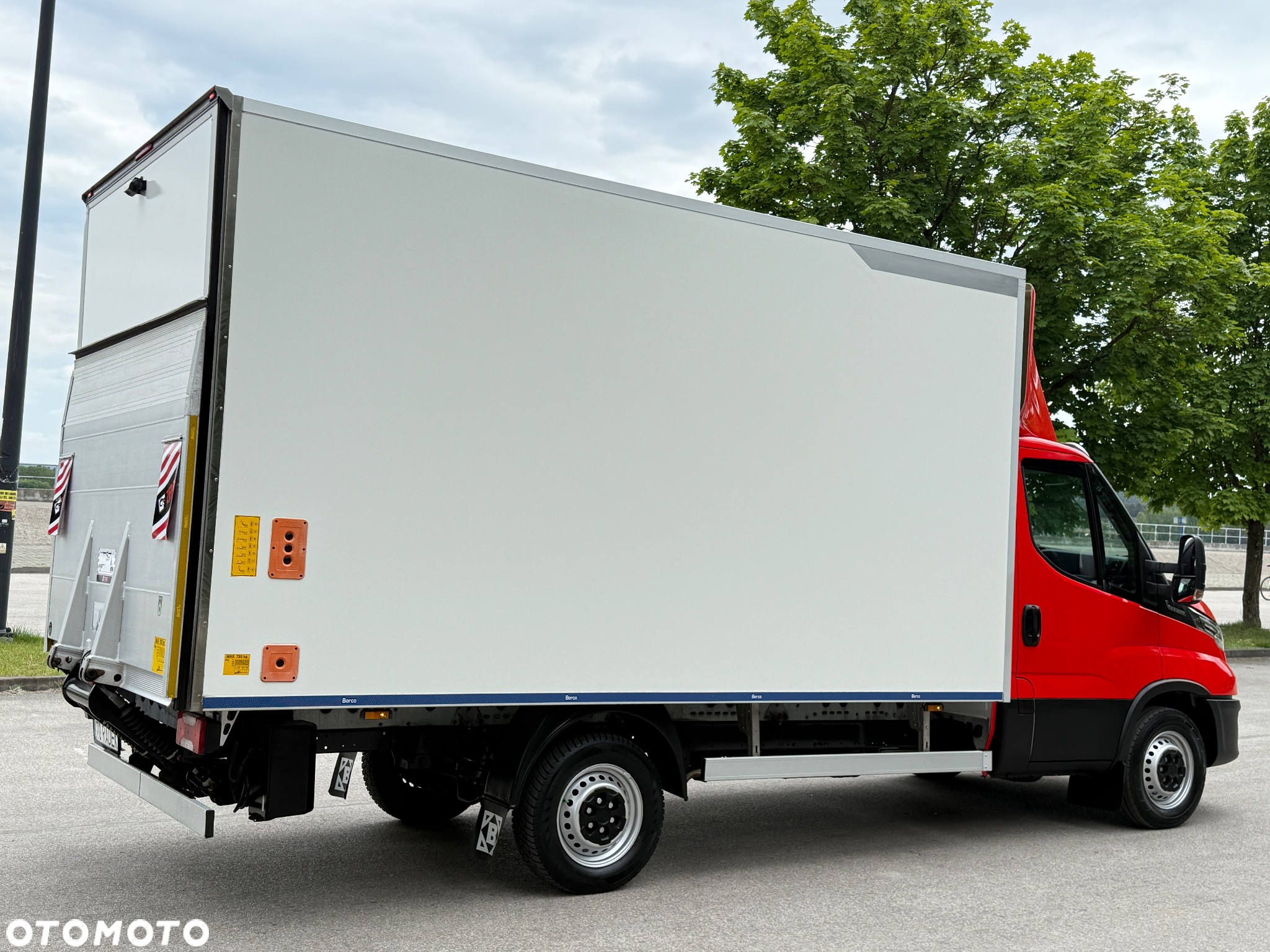 Iveco DAILY 35-160 160KM Hi Matic *Resor+Poduszka* Full LED Kontener * Izoterma +Winda 750KG SUPER STAN!!! - 3