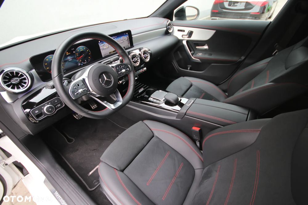 Mercedes-Benz CLA 200 AMG Line 7G-DCT - 13