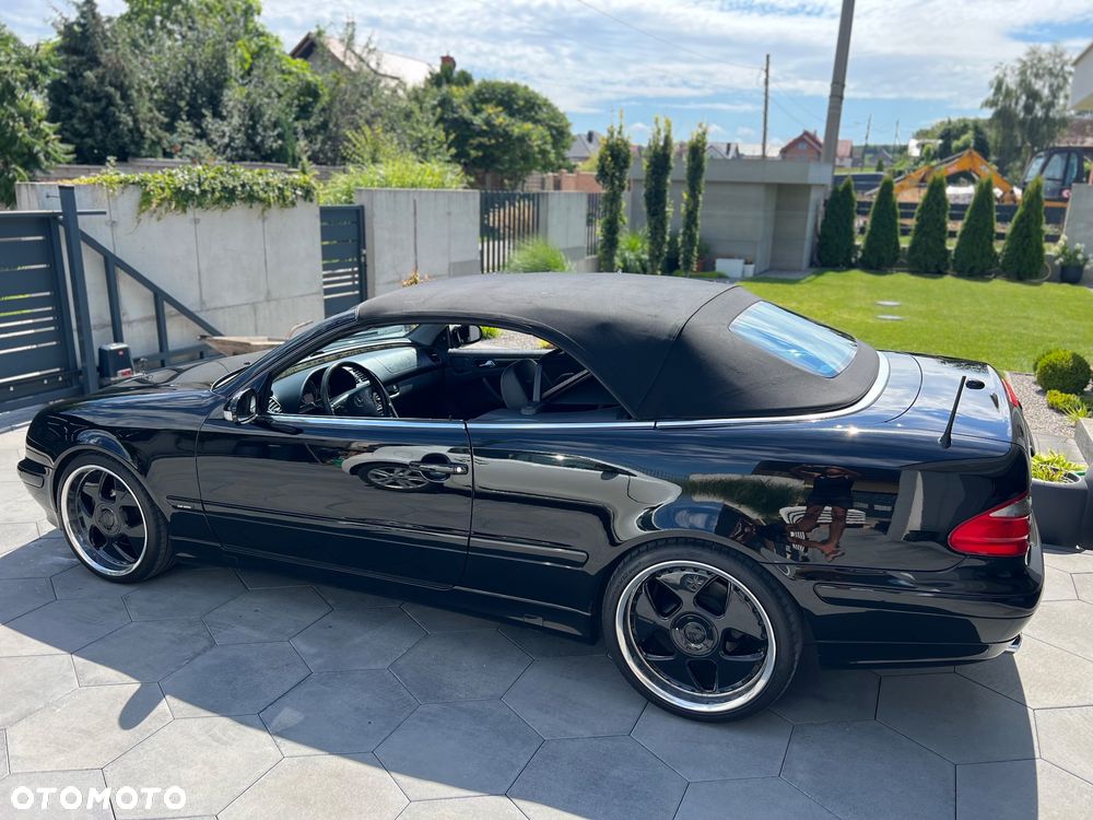 Mercedes-Benz CLK - 12
