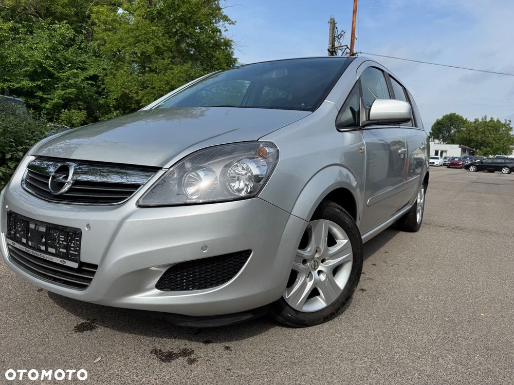 Opel Zafira 1.8 Design Edition - 2