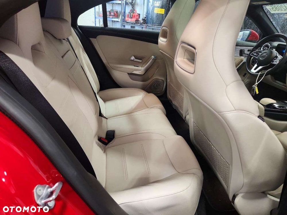 Mercedes-Benz CLA - 11