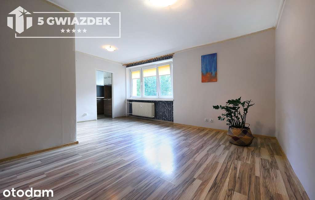 Atrakcyjna kawalerka na parterze w centrum miasta.