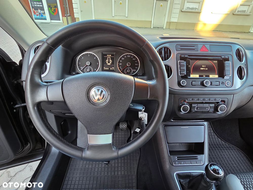 Volkswagen Tiguan 2.0 TDI DPF BlueMotion Technology Sport & Style - 34